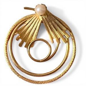 Gold and Pearl Circle Pin Brooch Vintage Swirl